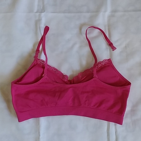 Coobie V-Neck Lace Trim Bra - Picture 2 of 4